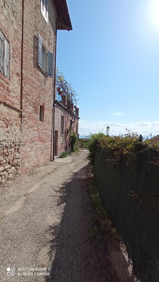 Il Cortiletto Apartment Verduno Bagian luar foto