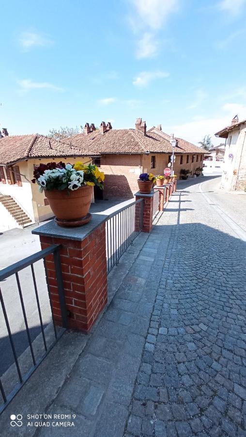 Il Cortiletto Apartment Verduno Bagian luar foto