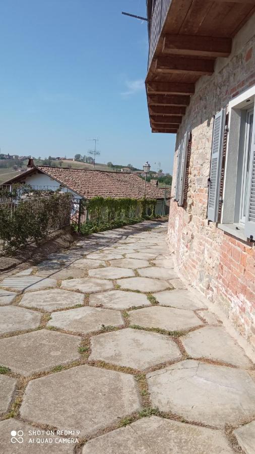 Il Cortiletto Apartment Verduno Bagian luar foto