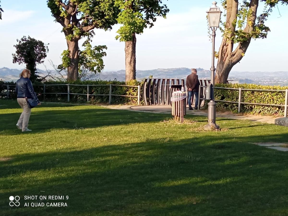 Il Cortiletto Apartment Verduno Bagian luar foto