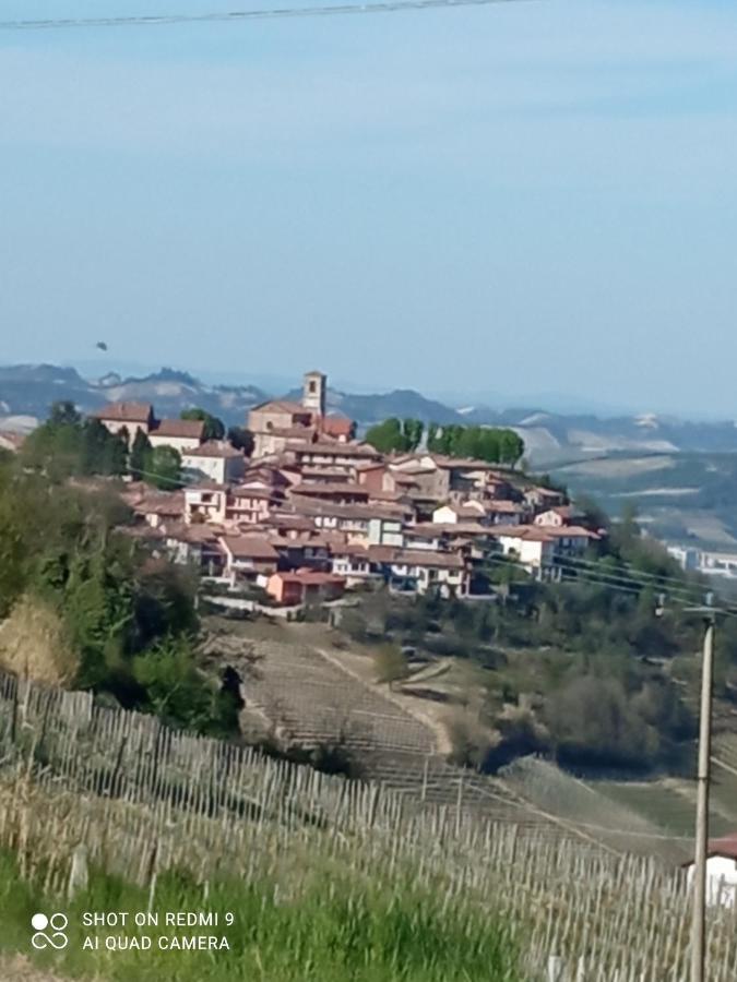 Il Cortiletto Apartment Verduno Bagian luar foto