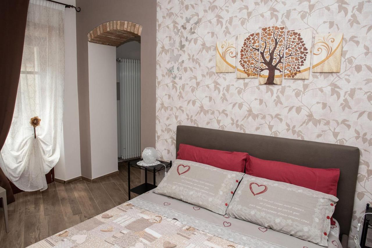 Il Cortiletto Apartment Verduno Bagian luar foto