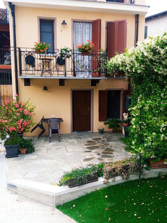 Il Cortiletto Apartment Verduno Bagian luar foto